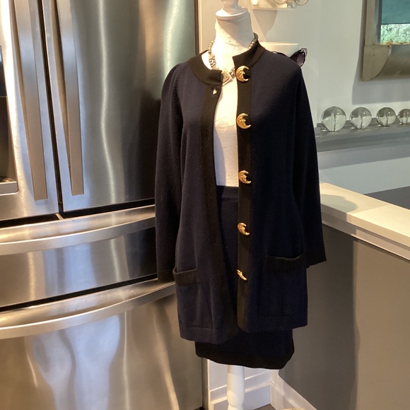 FAITH CASHMERE SUIT WITH CRESCENT.MOON GOLD BUTTONS SZ. Medium